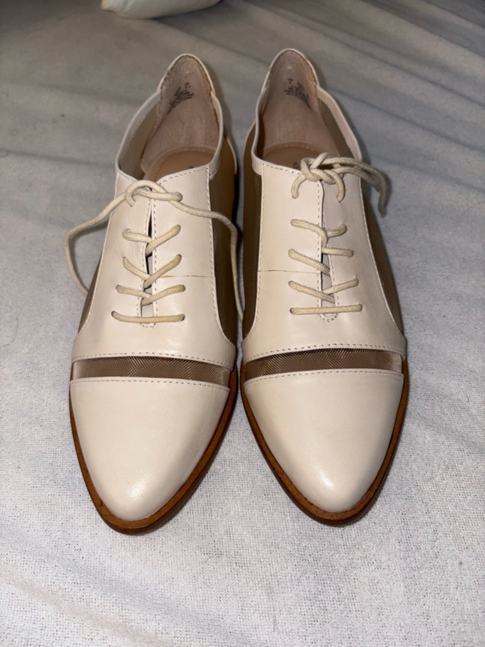 Kelsi Dagger Cream Pointed-Toe Lace-Up Flats with Tan Sole